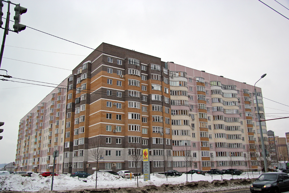 Казань, Улица Академика Глушко, 16 / Улица Рашида Вагапова, 24