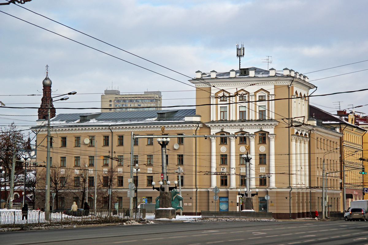 Kazań, Улица Пушкина, 1 / Право-Булачная улица, 55