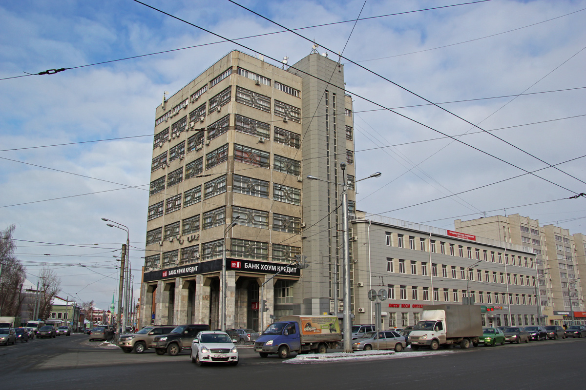 Казань, Улица Татарстан, 22 / Улица Габдуллы Тукая, 41; Улица Татарстан, 20