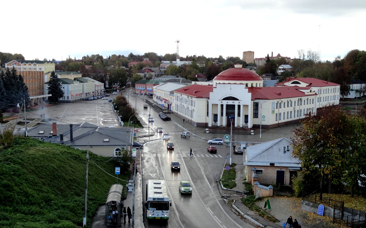 Волоколамск, Октябрьская площадь, 10