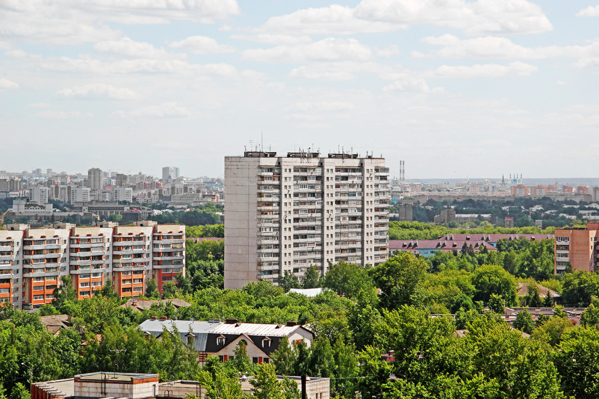 Казань, Улица Лукина, 2 / Улица Побежимова, 15