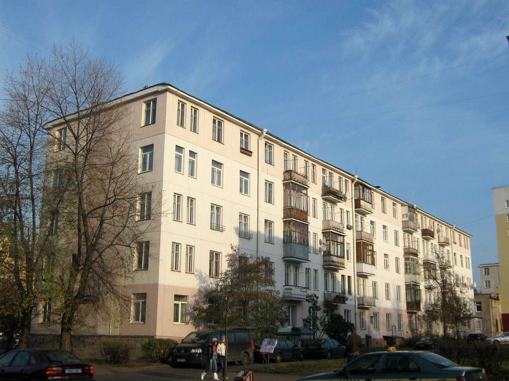 Минск, Партизанский проспект, 56 / Улица Жилуновича, 21