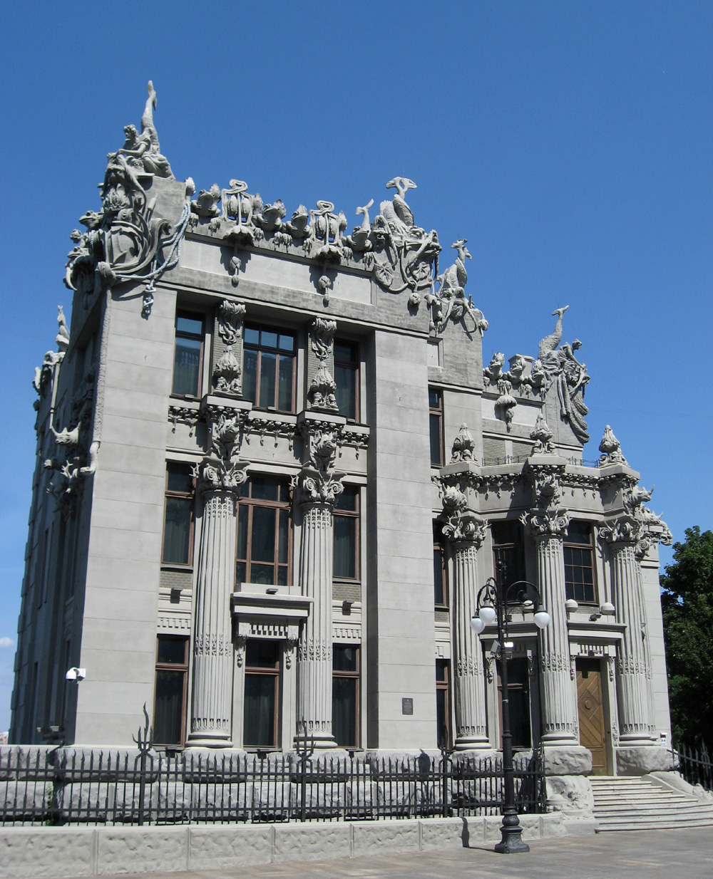 Киев, Банковая улица, 10