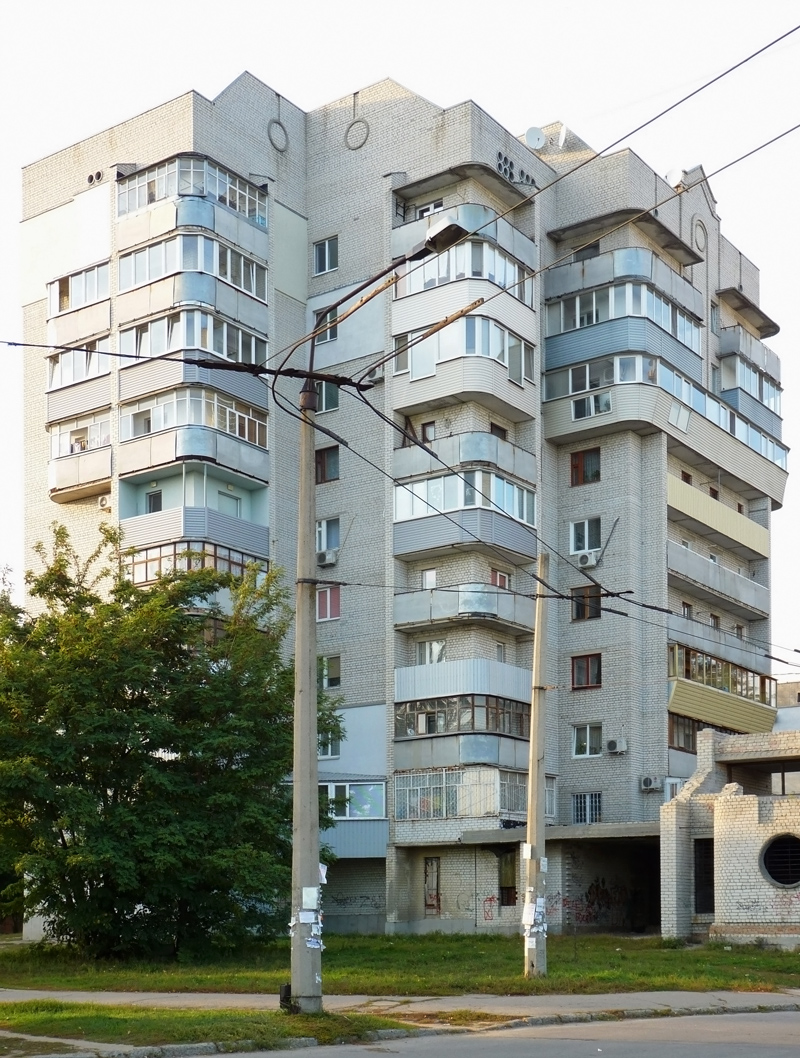 Полтава, Великотырновская улица, 25 / Улица Юрия Тимошенко, 2 корп. 2