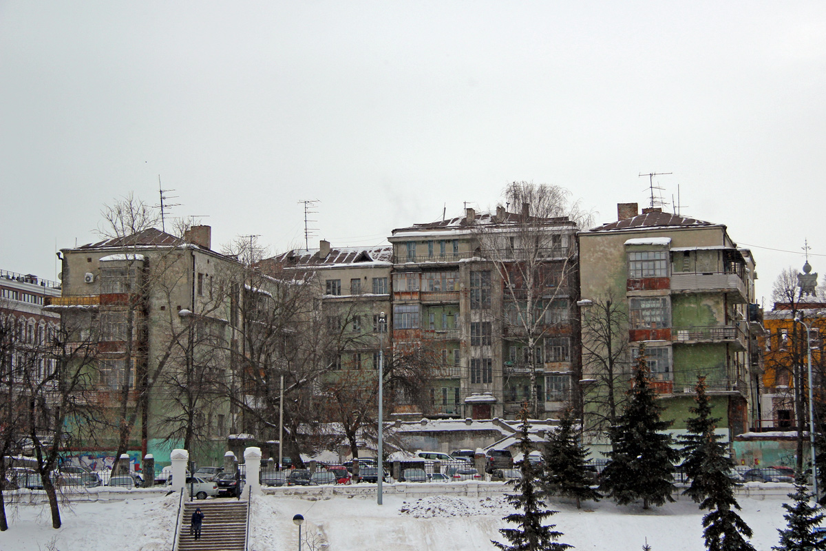 Kazań, Улица Дзержинского, 18 / Улица Кави Наджми, 19