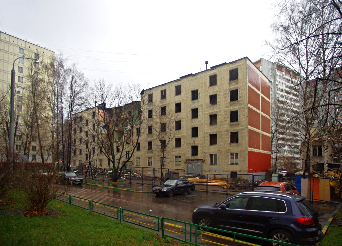 Moscow, Заревый проезд, 17