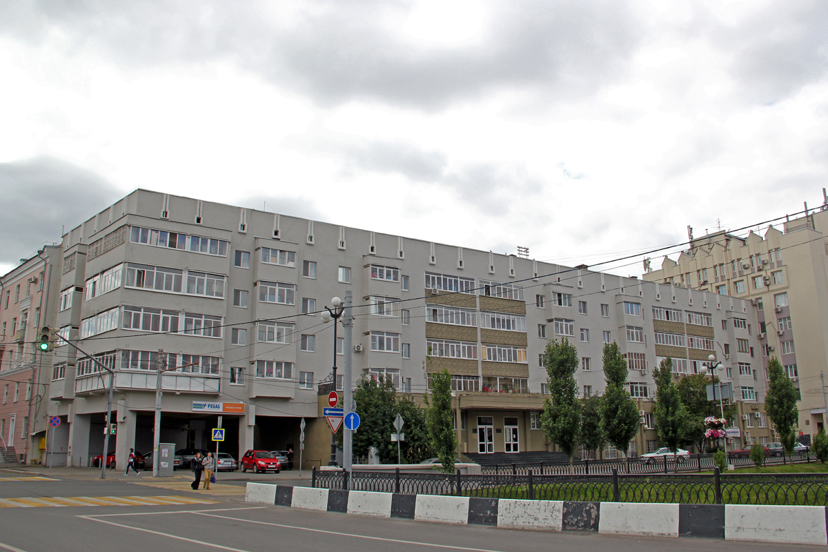 Kazań, Лево-Булачная улица, 56 / Улица Парижской Коммуны, 2