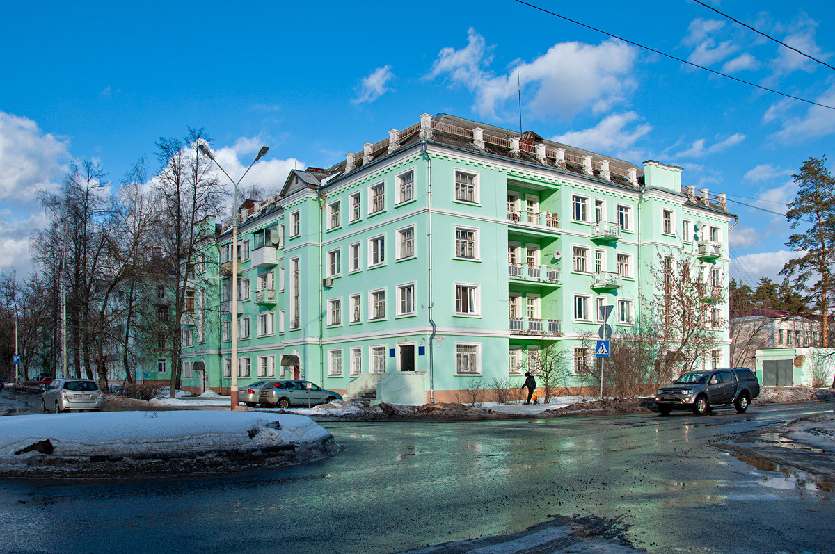 Дубна, Октябрьская улица, 23 / Улица Макаренко, 1