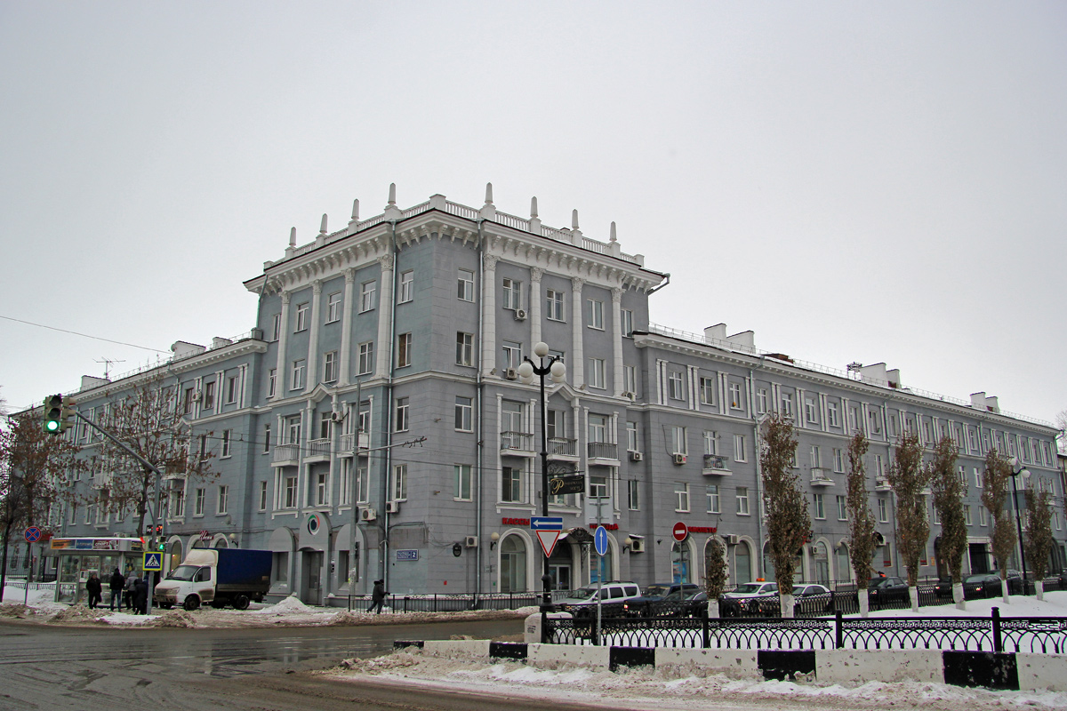 Казань, Лево-Булачная улица, 42 / Улица Мартына Межлаука, 2