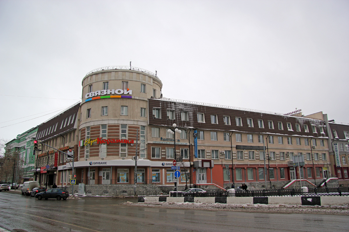 Казань, Лево-Булачная улица, 24 / улица Чернышевского, 20