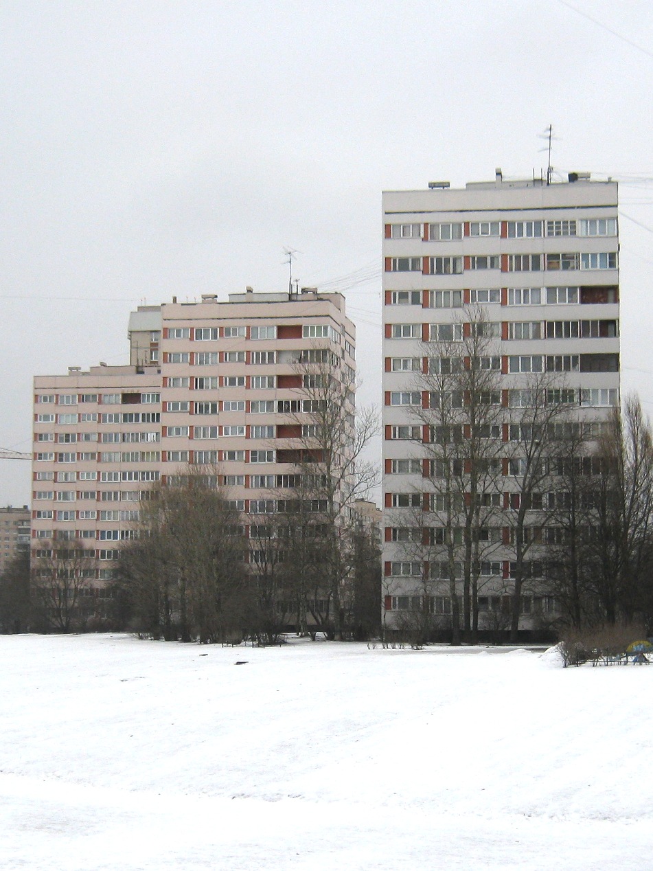 Санкт-Пецярбург, Проспект Ветеранов, 102; Проспект Ветеранов, 100; Проспект Ветеранов, 98