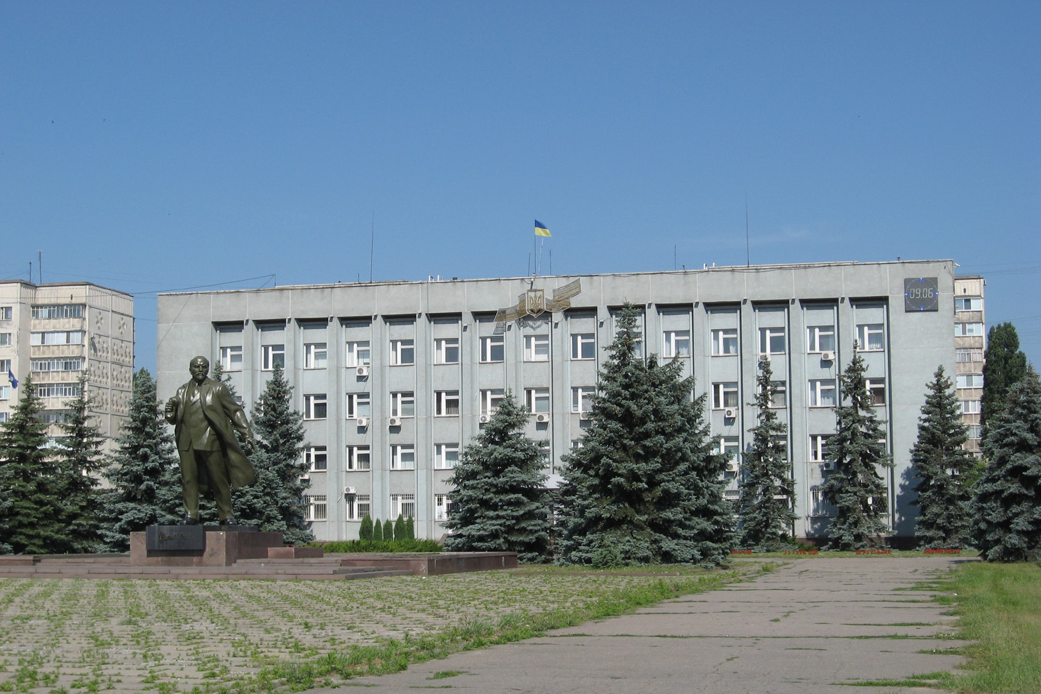 Горишние Плавни, Улица Мира, 24