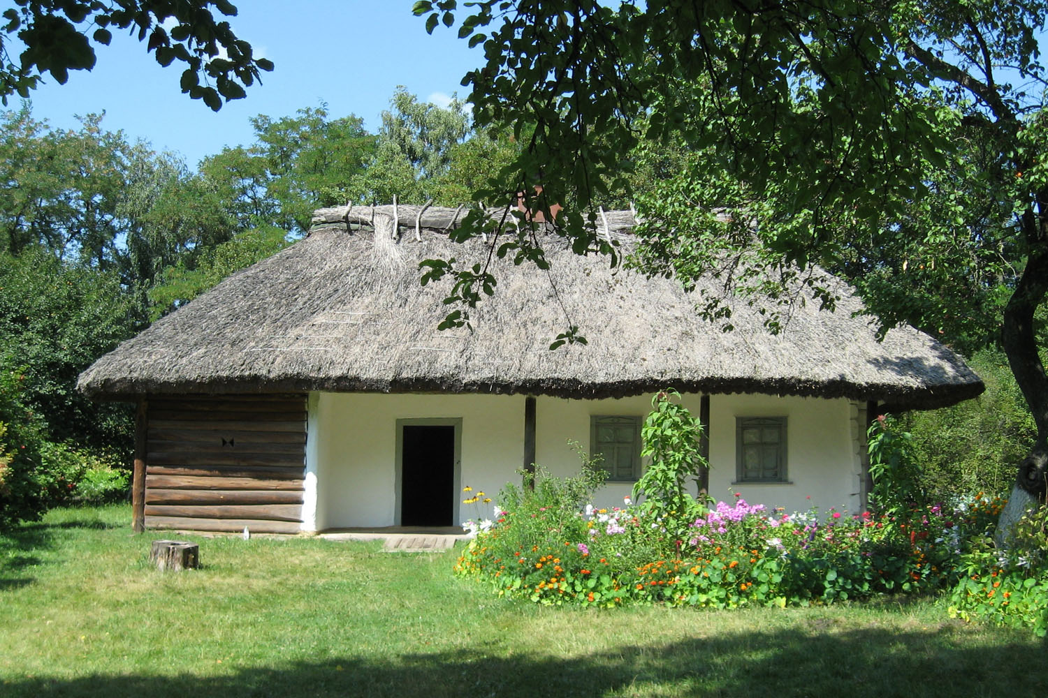 Переяслав-Хмельницкий, Летописная улица, 2