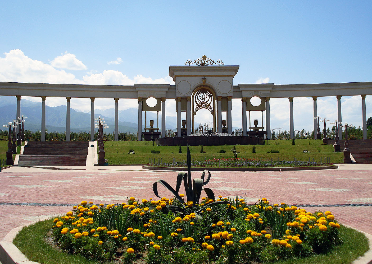 Алматы, Улица Дулати, 1/1