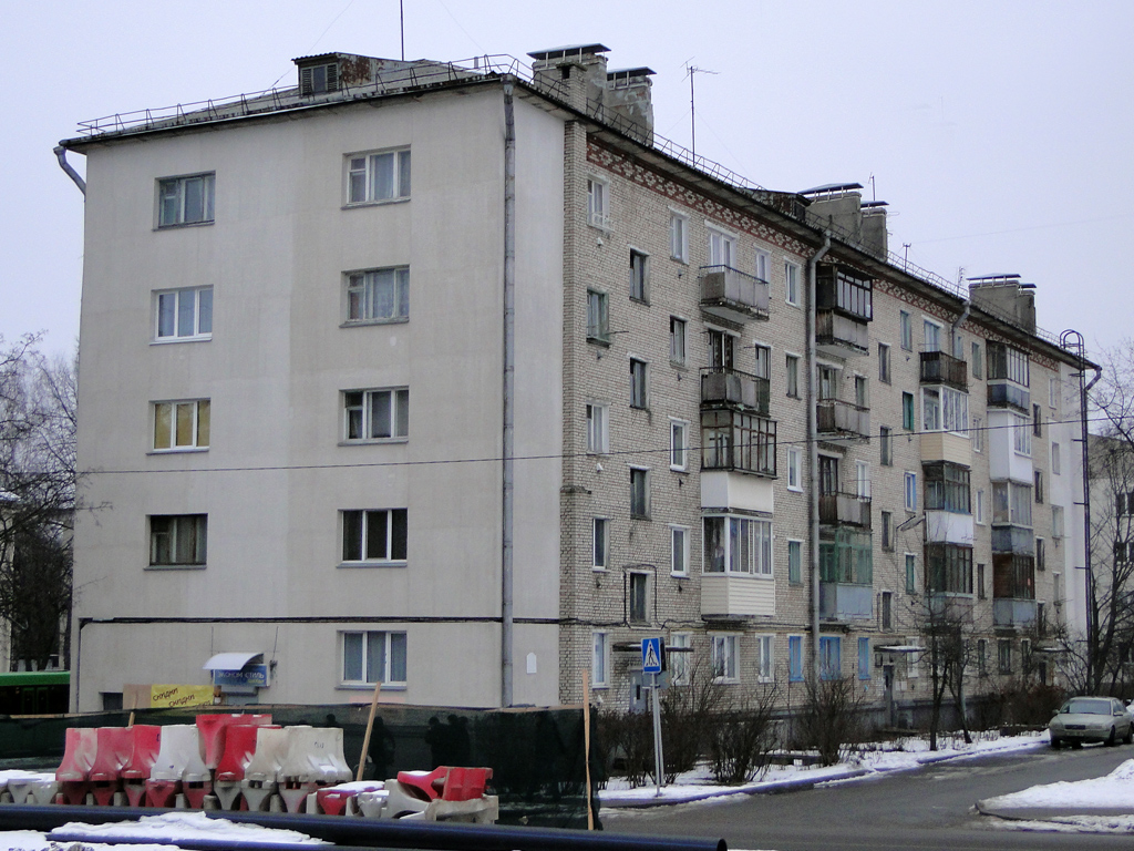 Минск, Улица Жилуновича, 47 / Улица Тухачевского, 25