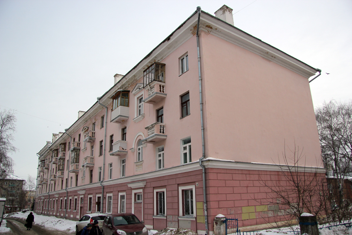 Казань, Улица Степана Халтурина, 11 / Улица Шульгина, 10