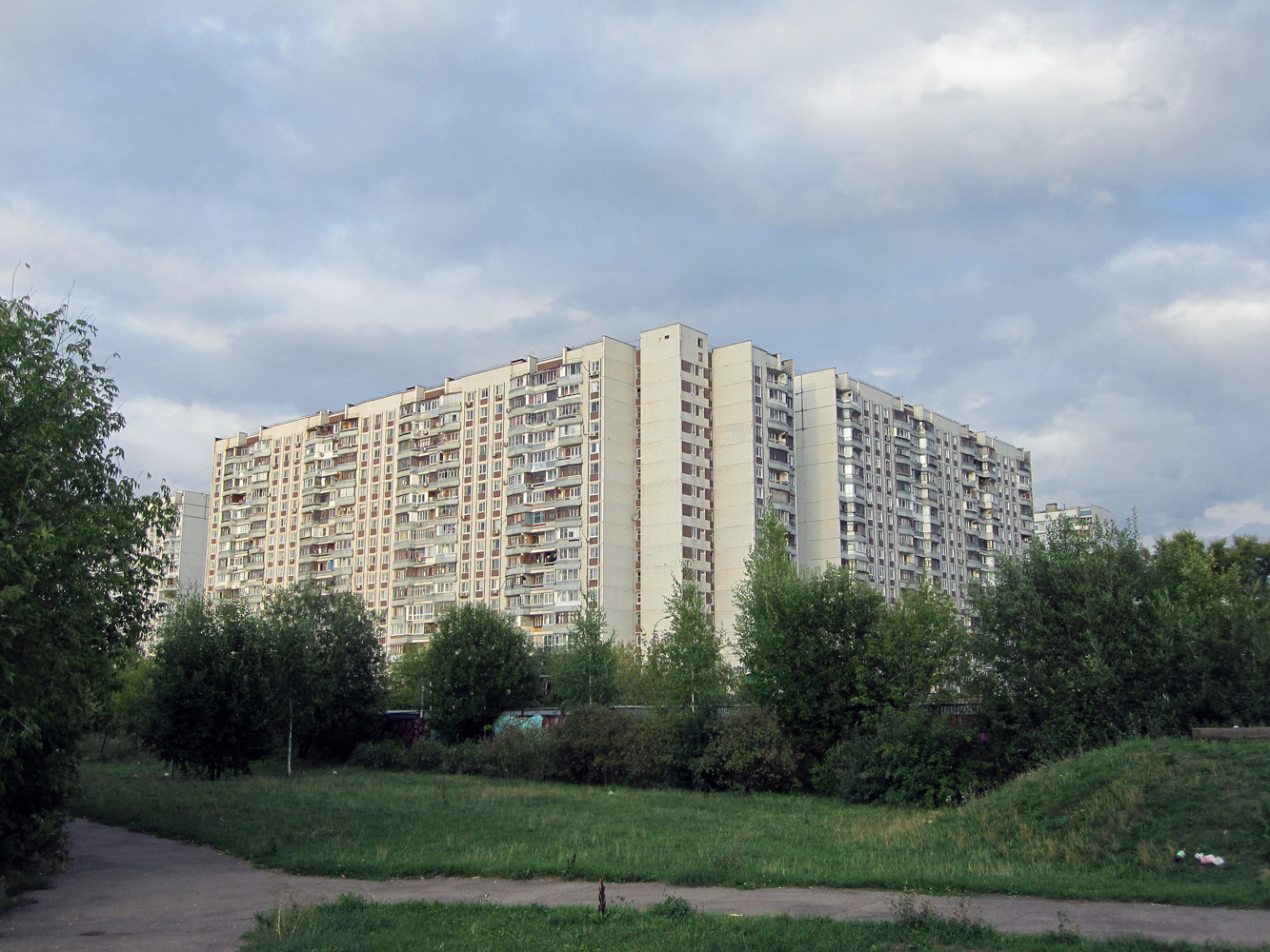 Москва, Улица Чичерина, 12 / Чукотский проезд, 2; Улица Чичерина, 10