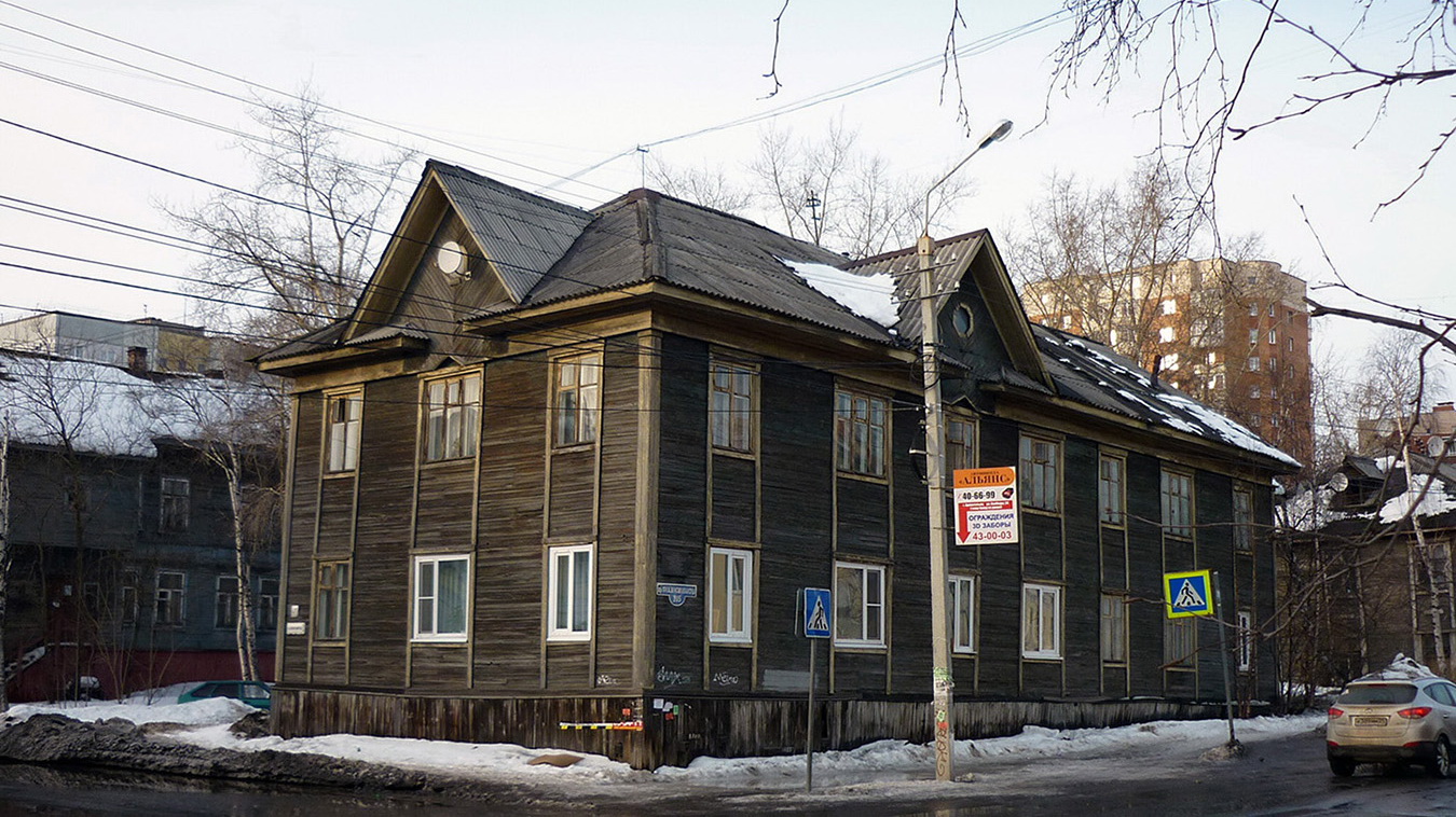 Архангельск, Проспект Советских Космонавтов, 105 / Улица Карла Маркса, 47