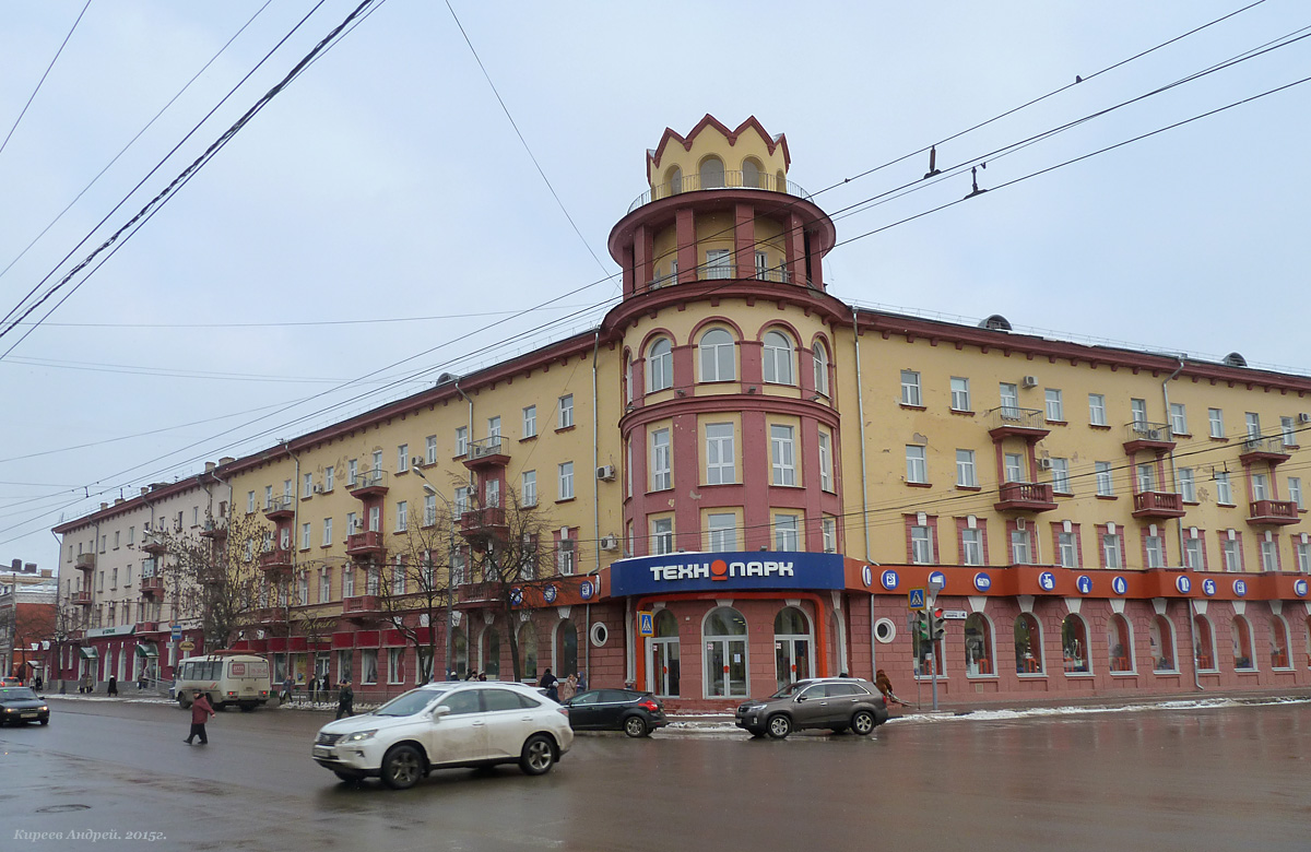 Орёл, Площадь Мира, 4; Московская улица, 24