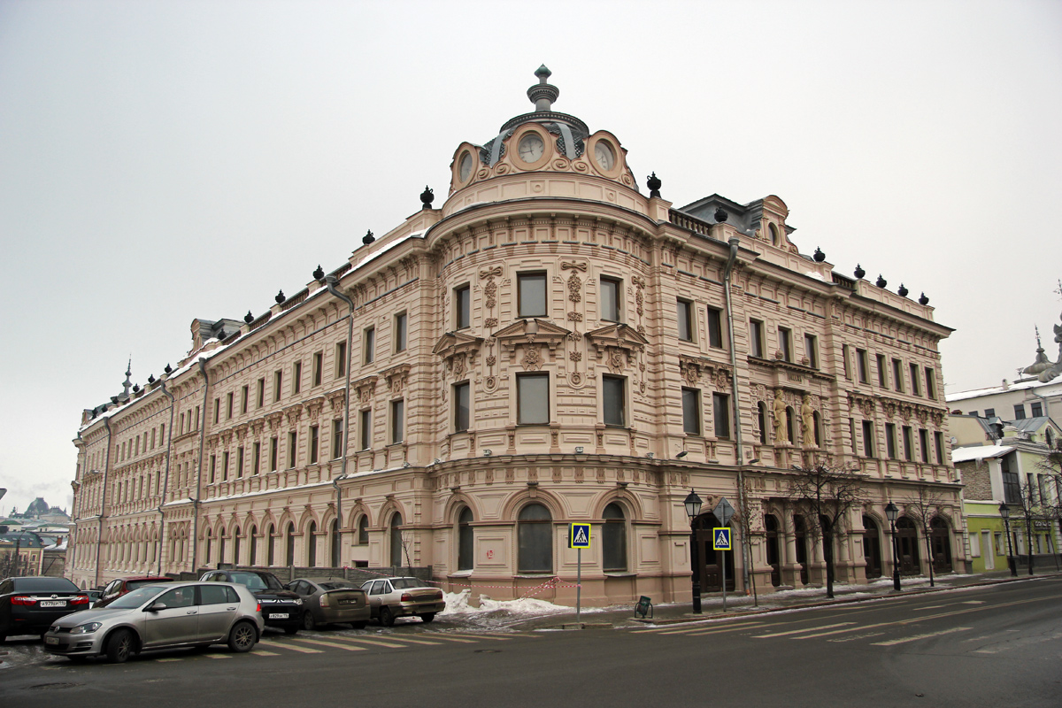 Казань, Кремлёвская улица, 17 / Улица Мусы Джалиля, 22 / Улица Дзержинского, 14