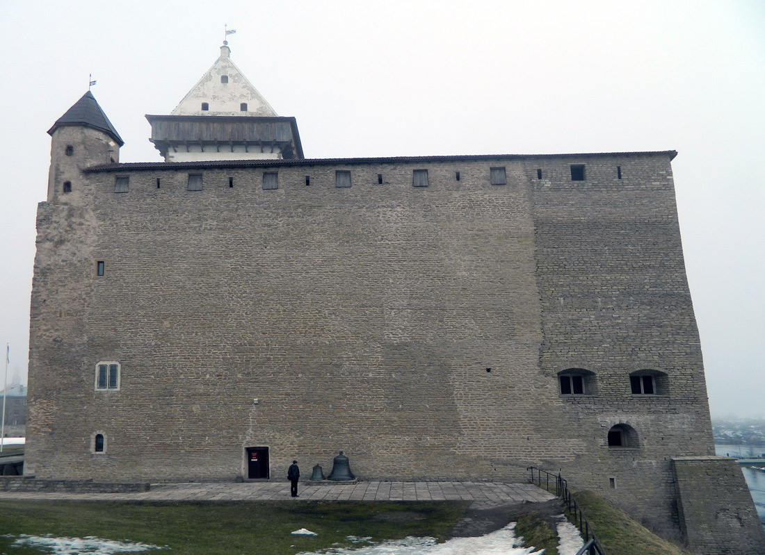 Narva, Peterburi maantee, 2