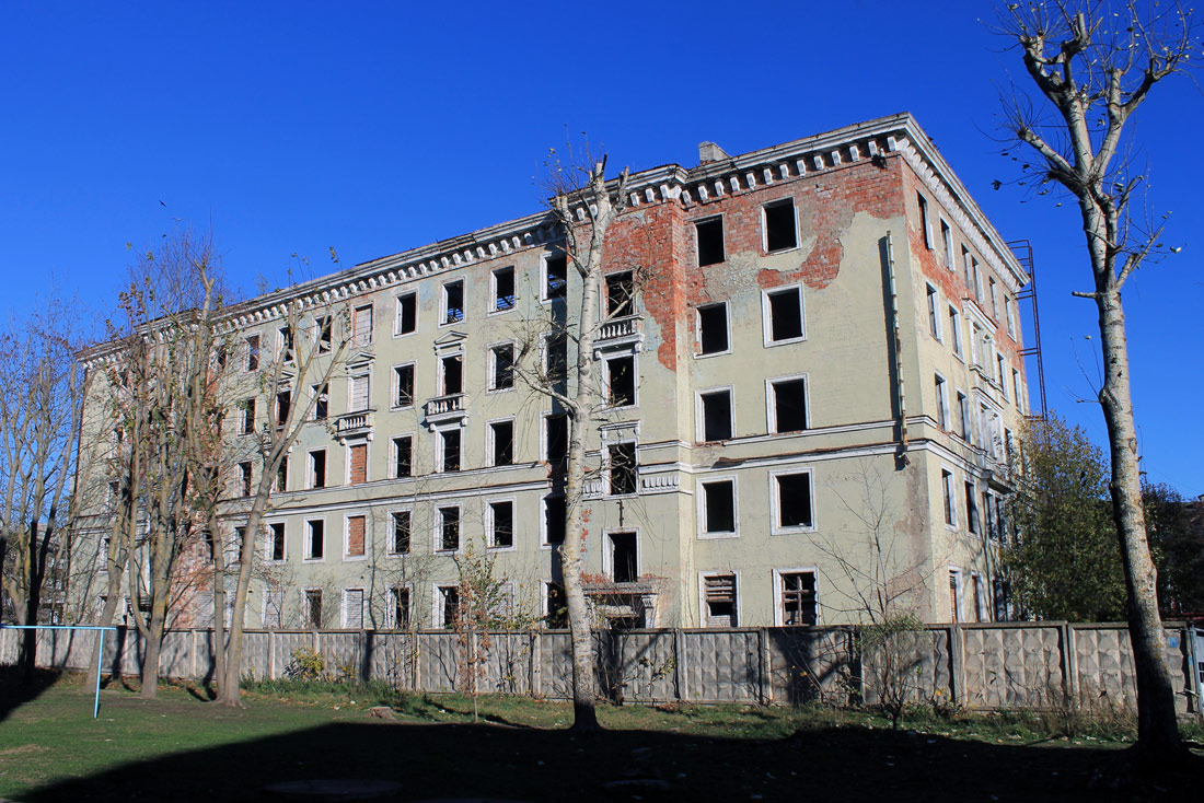 Нарва, Kosmonaudi, 6