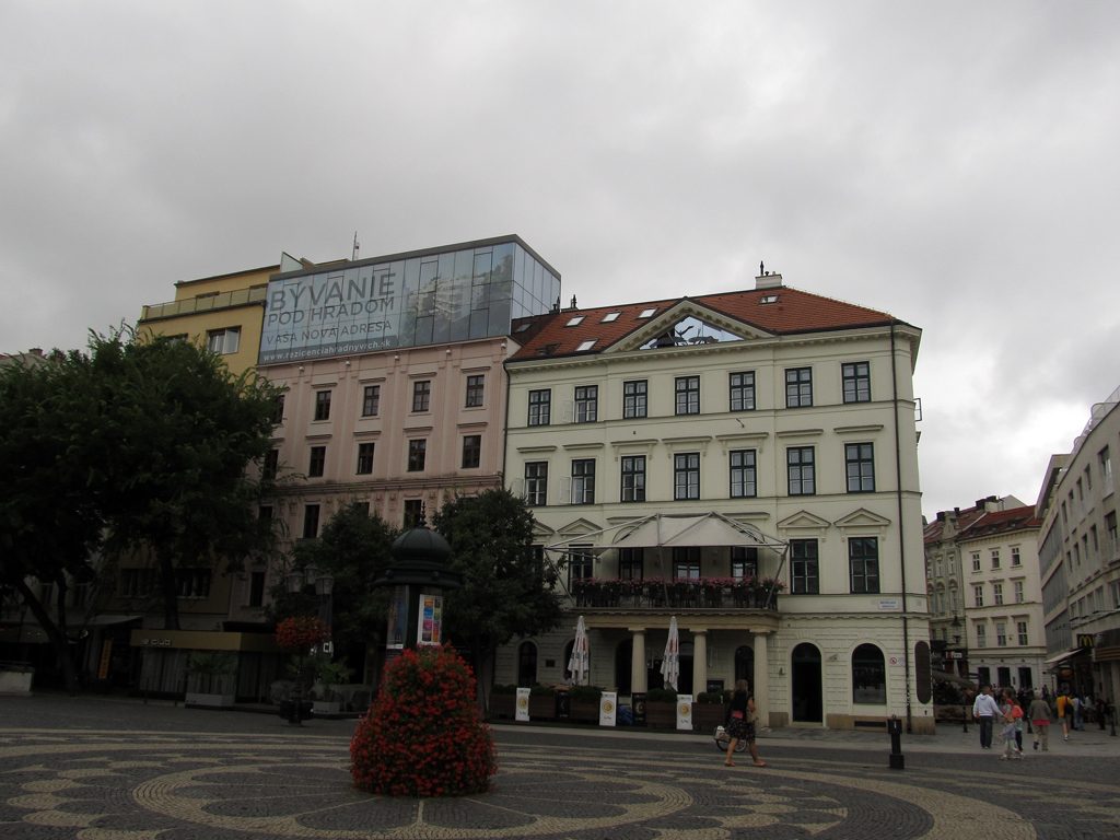 Братислава, Hviezdoslavovo námestie, 25; Hviezdoslavovo námestie, 26 / Rybárska brána, 8