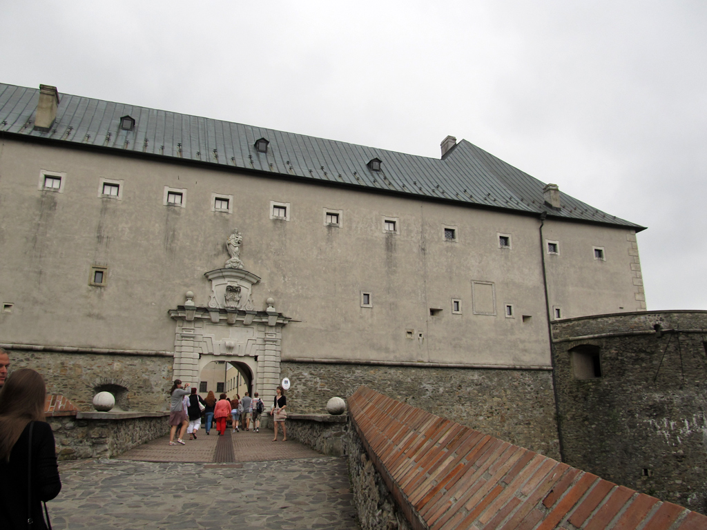 Пезинок, Častá, Hrad Červený Kameň