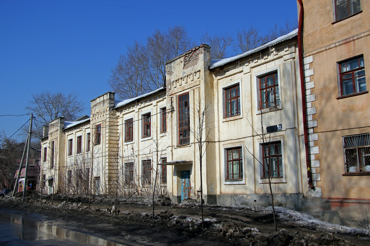 Казань, Улица Побежимова, 32