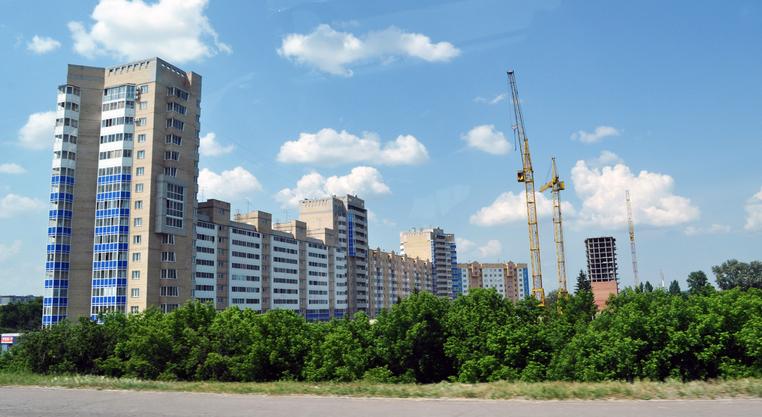 Omsk, 3-я Енисейская улица, 32 корп. 1; 3-я Енисейская улица, 32 корп. 2; 3-я Енисейская улица, 32 корп. 3