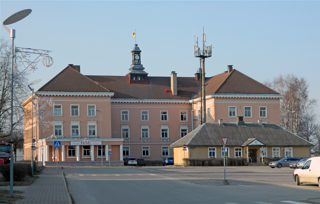 Отепя, Lipuväljak, 13; Lipuväljak, 13А