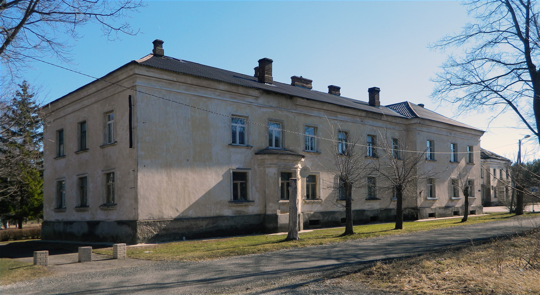 Азери, Kesktänav, 2