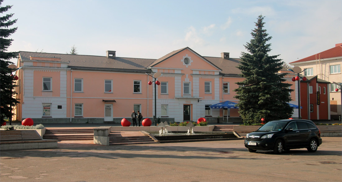 Йыхви, Keskväljak, 8