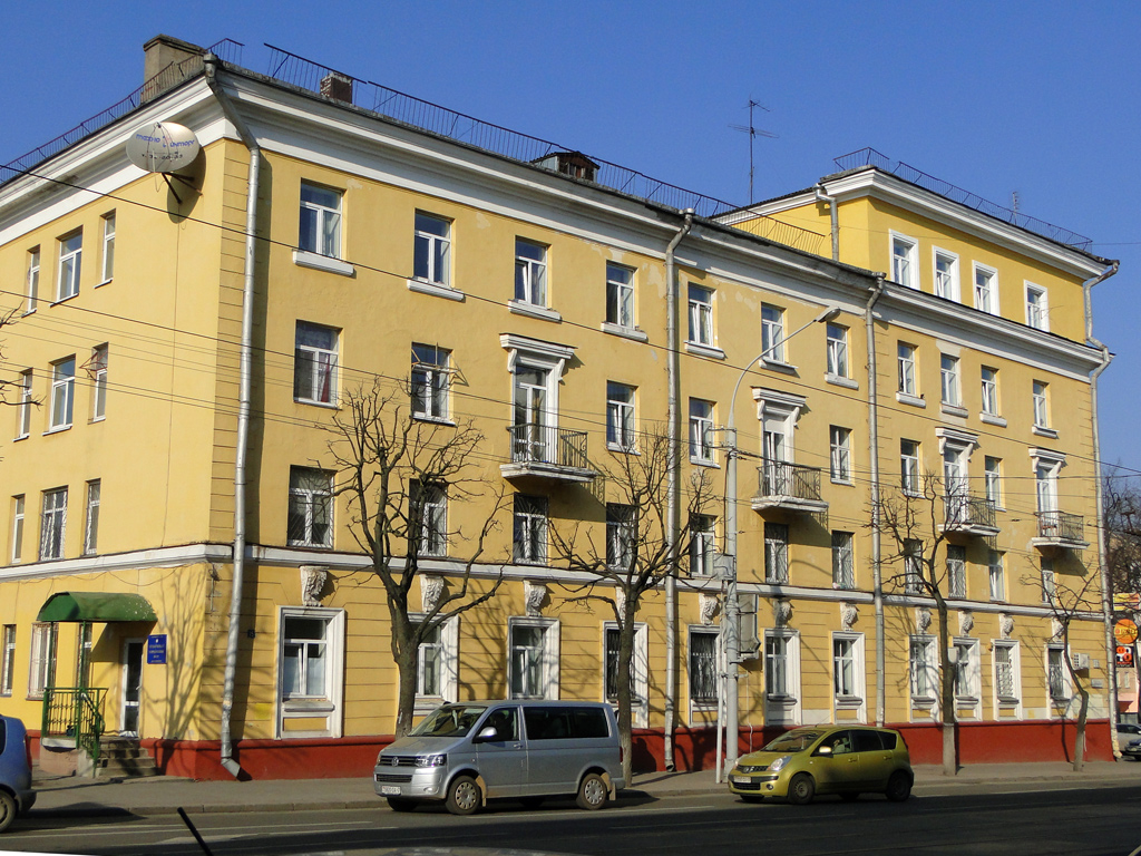 Минск, Красная улица, 15 / Пугачёвская улица, 1