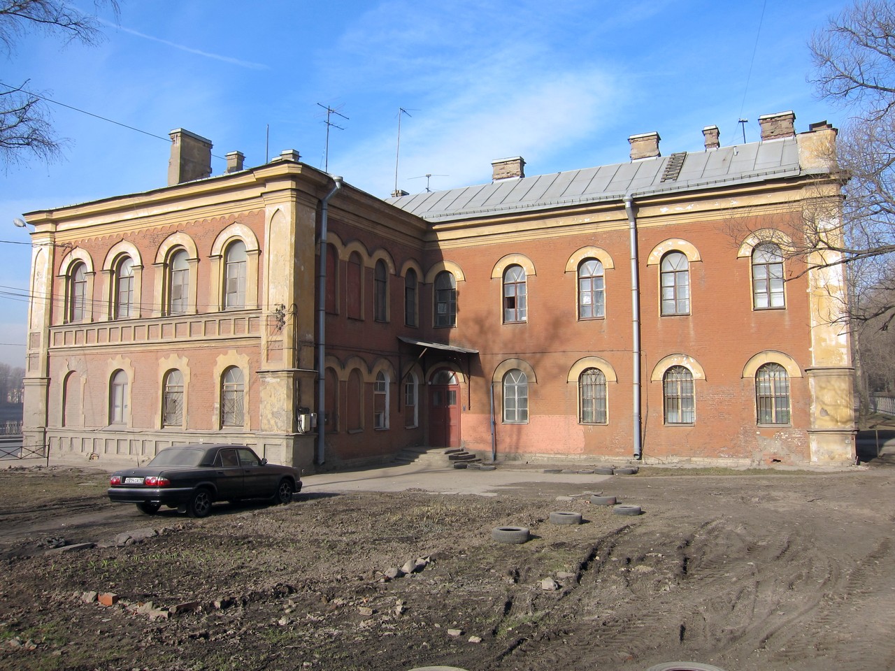 Санкт-Петербург, Октябрьская набережная, 16