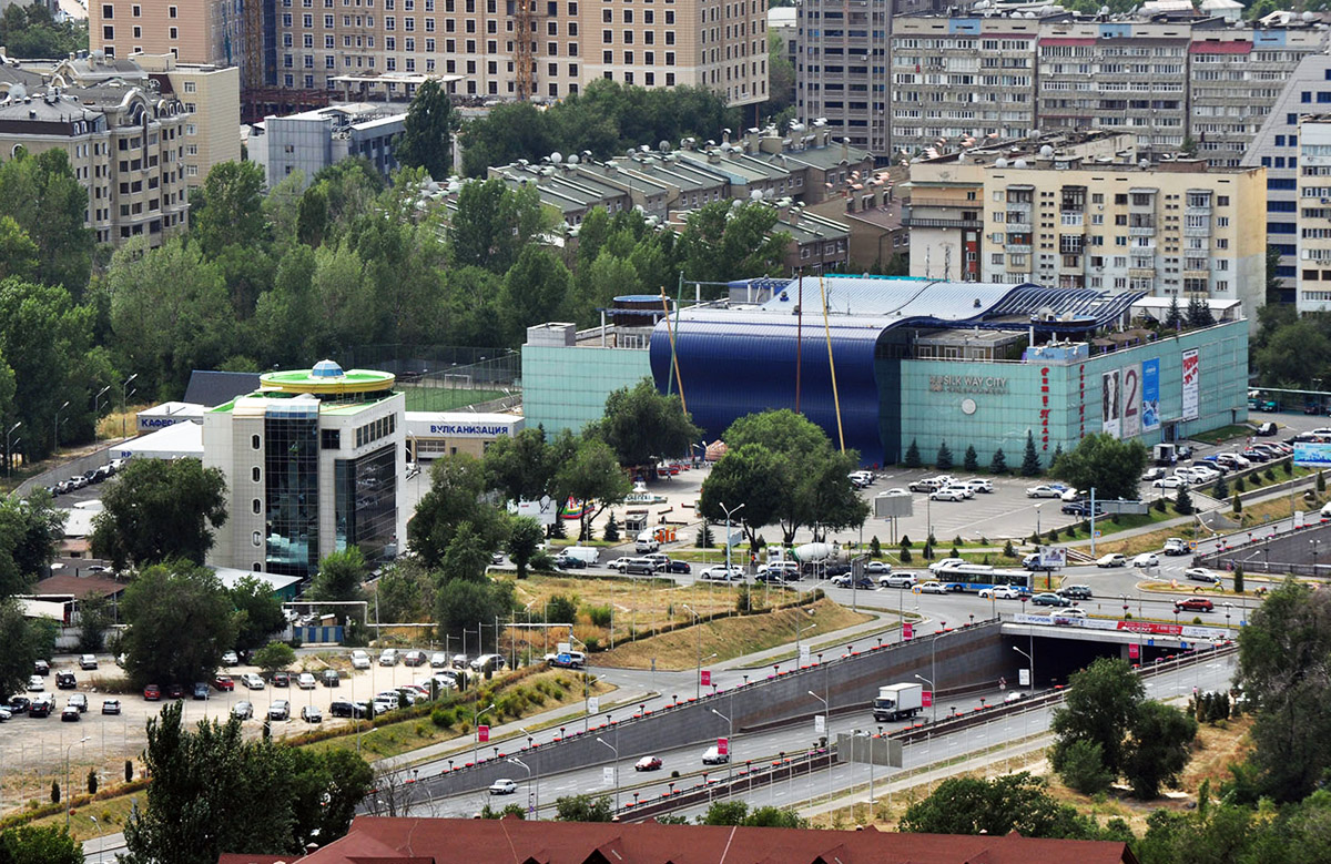 Алматы, Проспект Достык, 220А; Микрорайон "Самал-3", 1 / Улица Изганова, 1 / Проспект аль-Фараби, 1; Микрорайон "Самал-3", 10; Микрорайон "Самал-3", 11 / Улица Изганова, 11