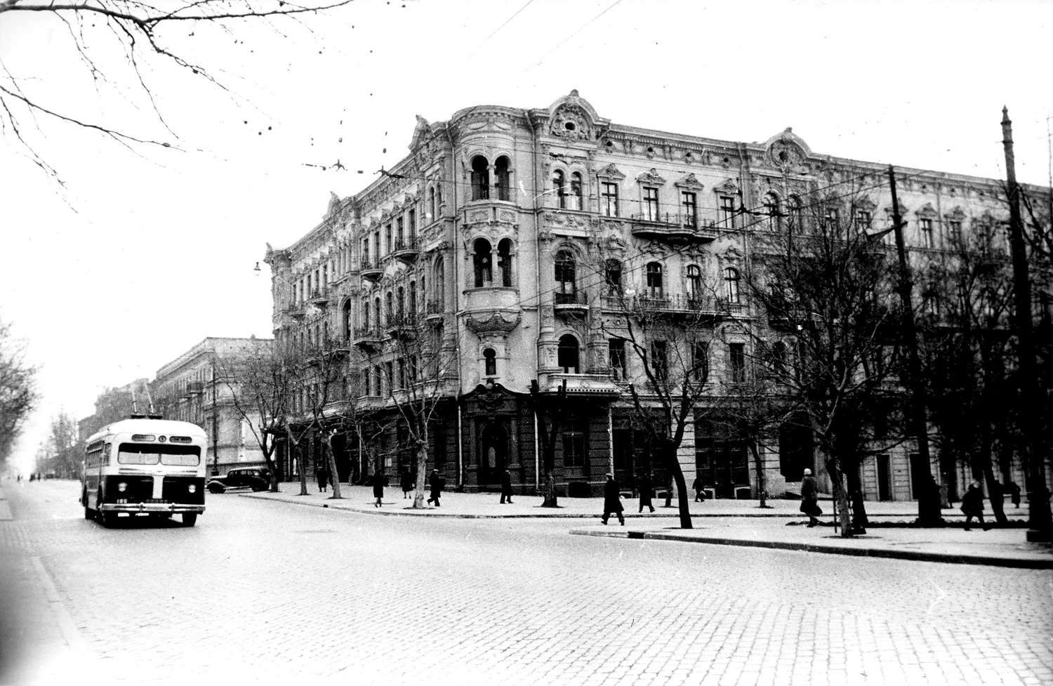 Одесса, Пушкінська вулиця, 15 / вулиця буніна, 14