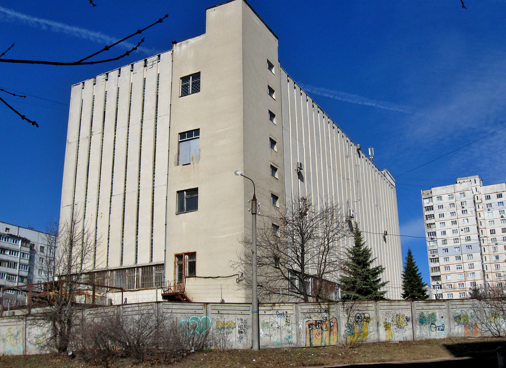 Харьков, Улица Амосова, 13В