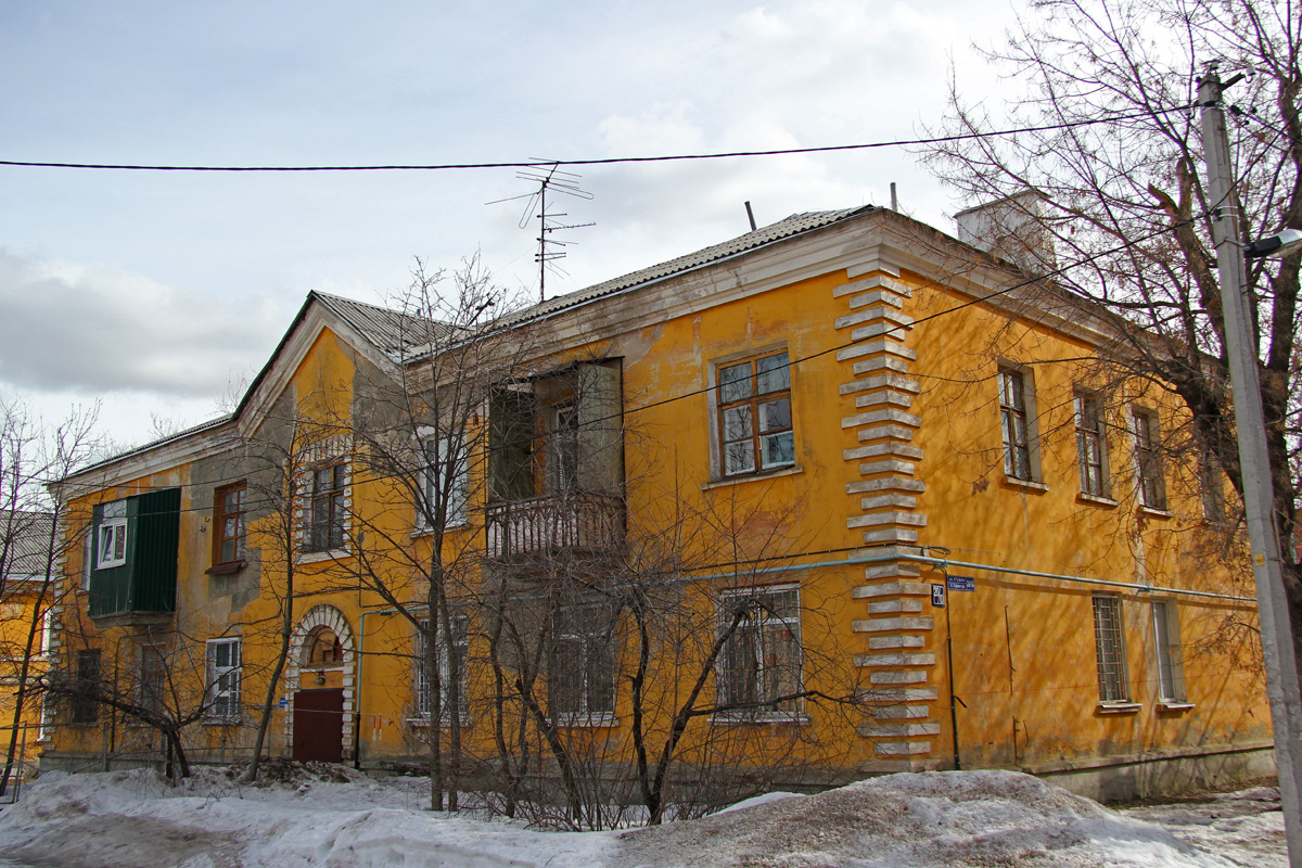 Казань, Улица Хасана Туфана, 20 / Городская улица, 10