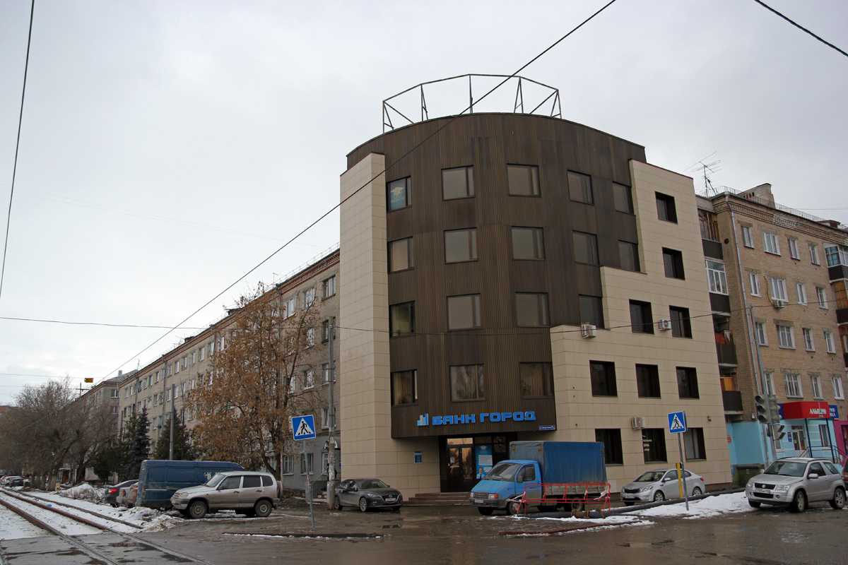 Казань, Улица Энергетиков, 2 / Улица Шамиля Усманова, 3