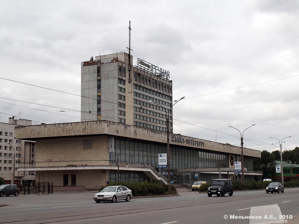Санкт-Пецярбург, Проспект Обуховской Обороны, 195; Проспект Обуховской Обороны, 195
