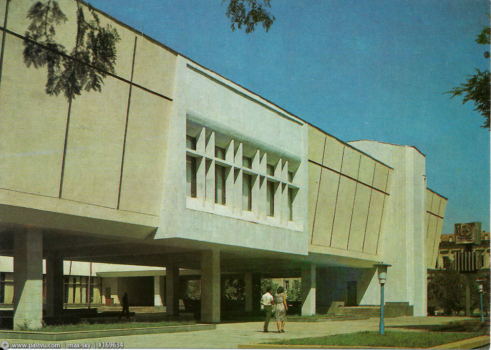 Бишкек, Улица Абдрахманова, 196