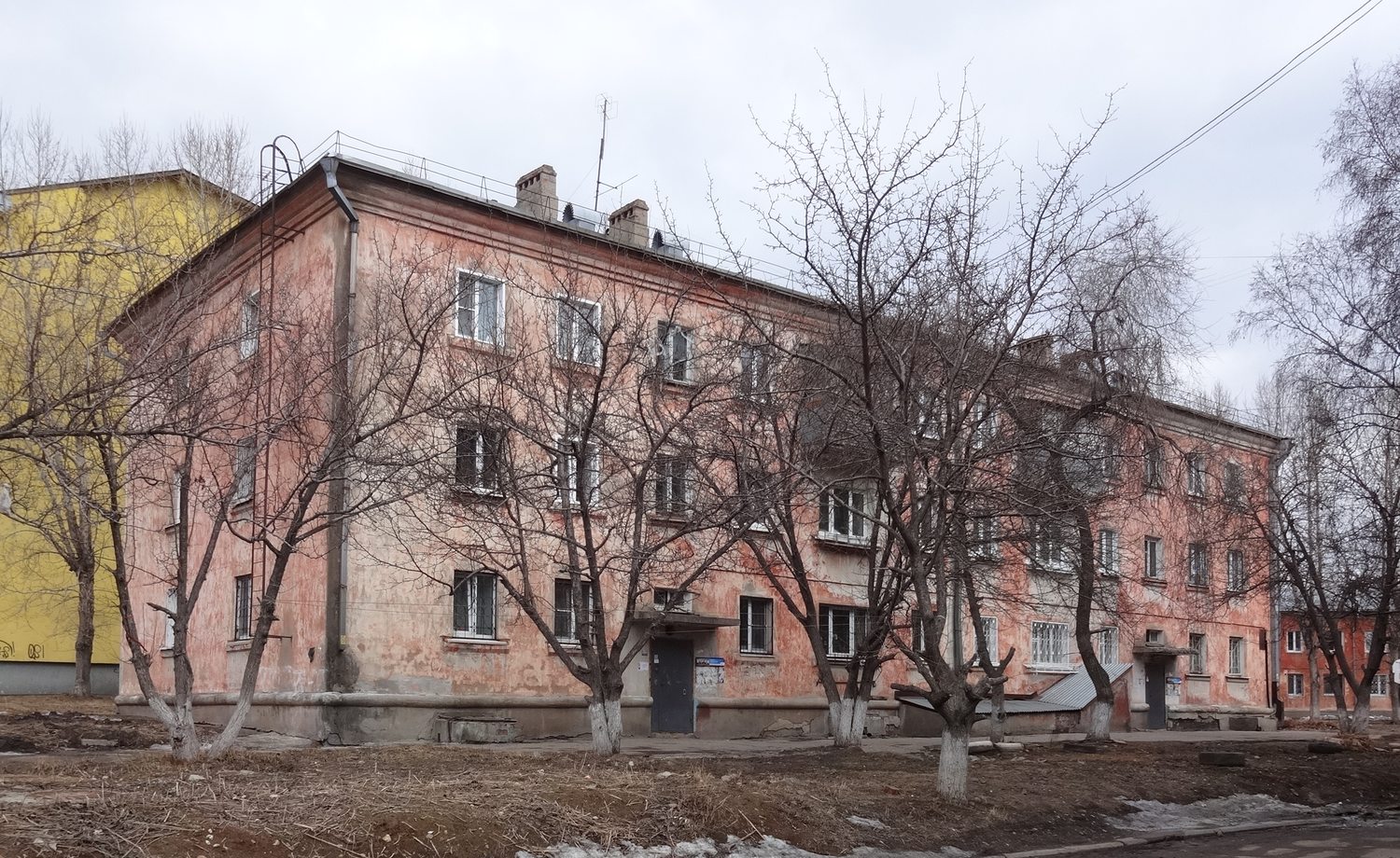 Иркутск, Улица Безбокова, 44А