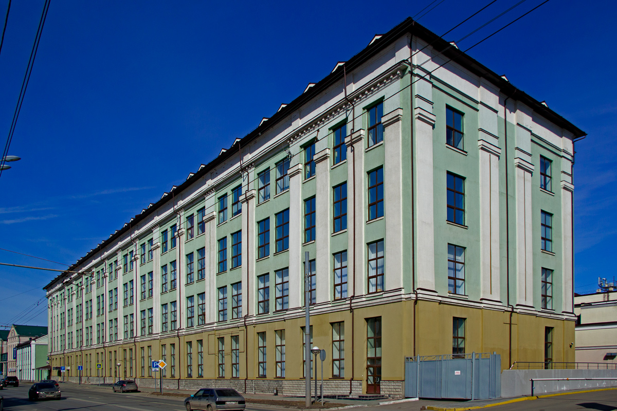Казань, Петербургская улица, 50 корп. 23 / Улица Островского, 93