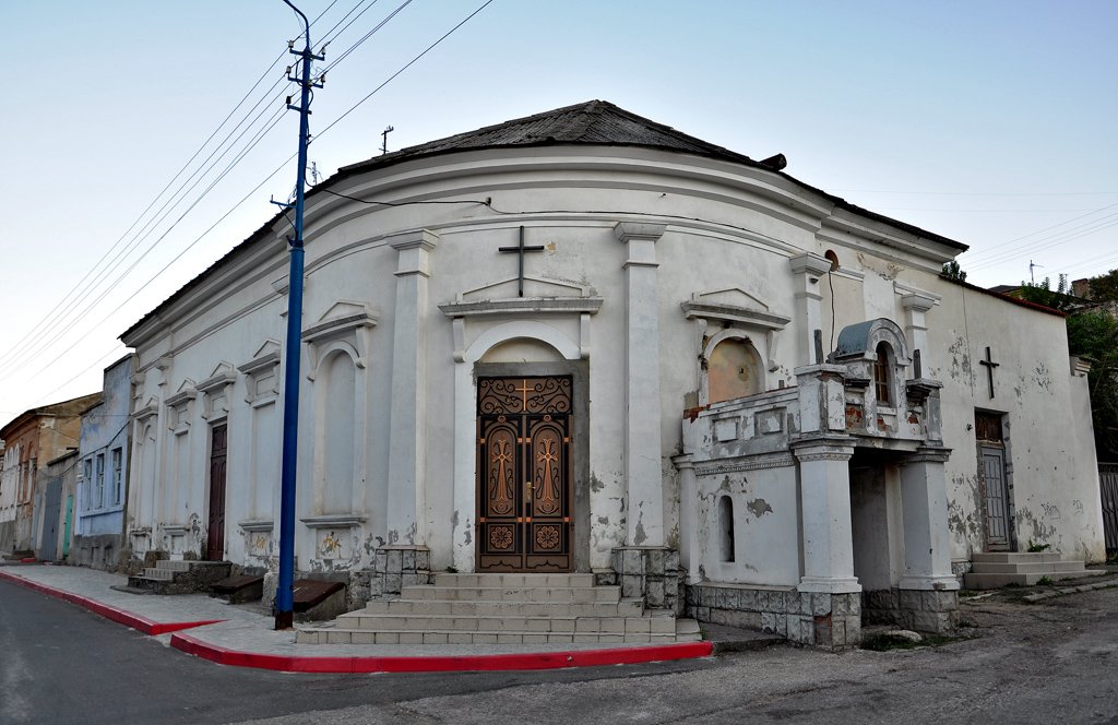 Керчь, Театральная улица, 14