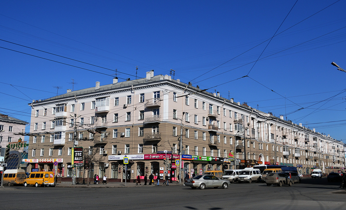Омск, Проспект Карла Маркса, 10 / Улица Масленникова, 5