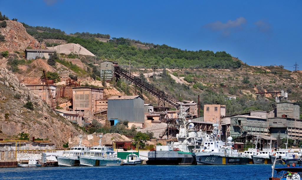 Севастополь, Балаклава, улица Новикова, 1