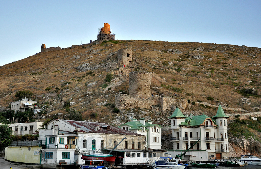 Севастополь, Балаклава, Генуэзская крепость Чембало; Балаклава, Новая набережная, 2А; Балаклава, Новая набережная, 4; Балаклава, Новая набережная, 6