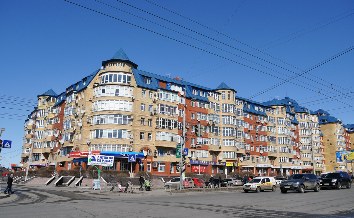 Омск, Улица 10 лет Октября, 43