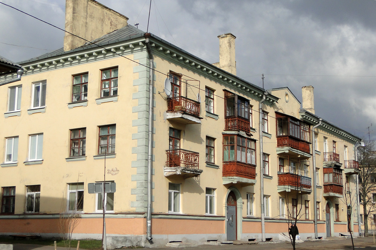 Минск, Улица Чеботарёва, 14 / Стахановская улица, 6